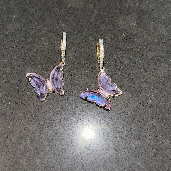 Jewelry - Purple crystal wing butterfly earrings in gold tone with rhinestones